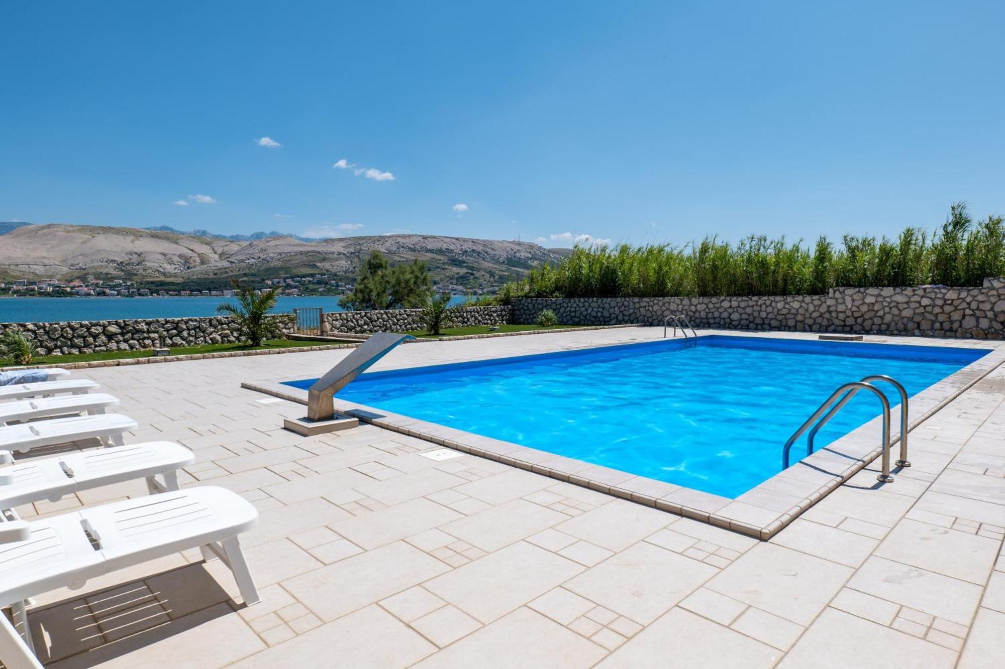 Pool Apartment Ena Pag Town Exterior foto